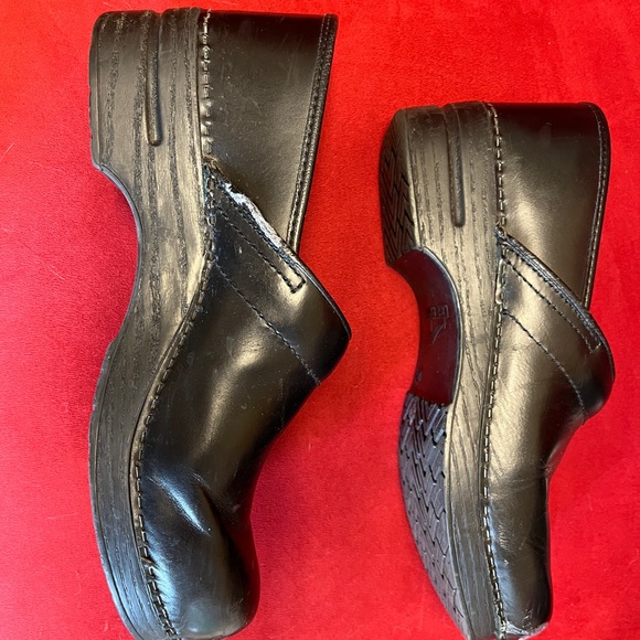 Men’s Black Danskos - Picture 3 of 5